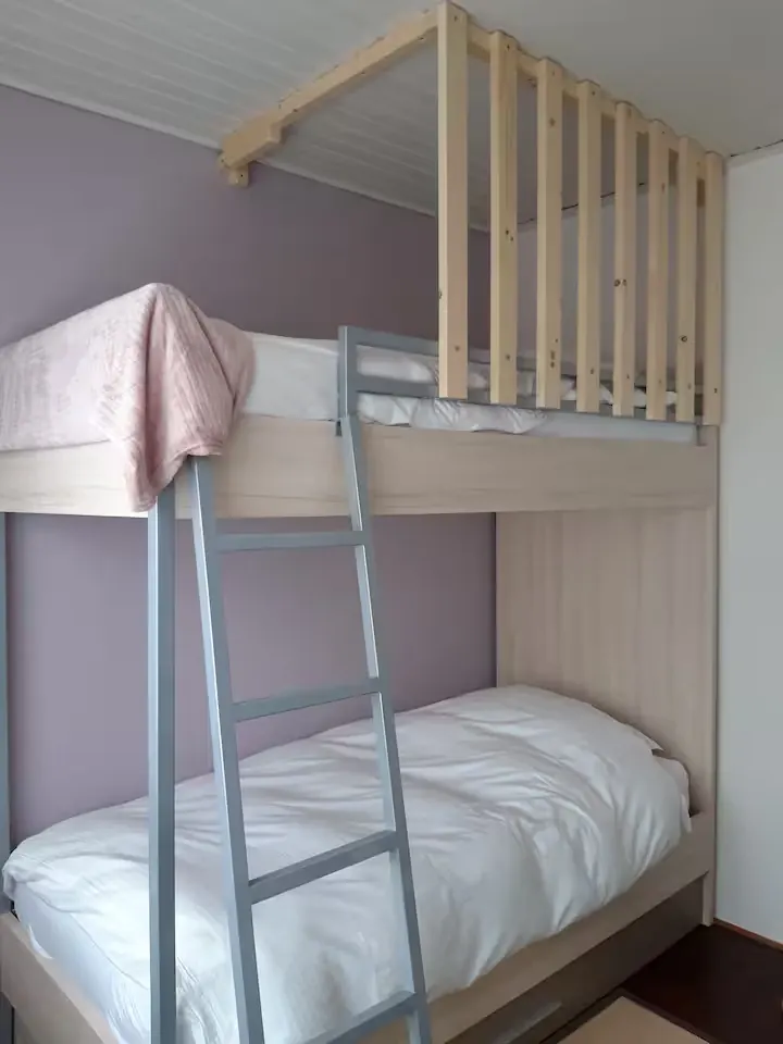 Kinderkamer met stapelbed